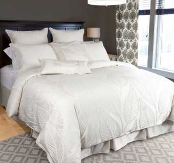 Elegant and Luxury Bedding Collections with Jacquard Sheets